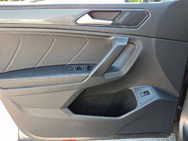 Used 2022 Volkswagen Tiguan SE AWD/4WD image 12