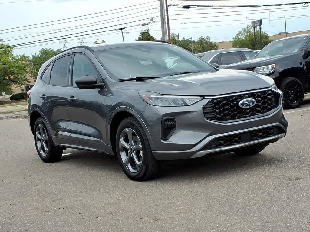 Certified 2023 Ford Escape ST-Line AWD/4WD image 7