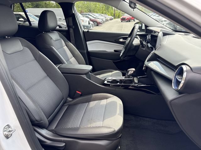 Used 2025 Chevrolet Trax LT w/ LT Convenience Package FWD image 15