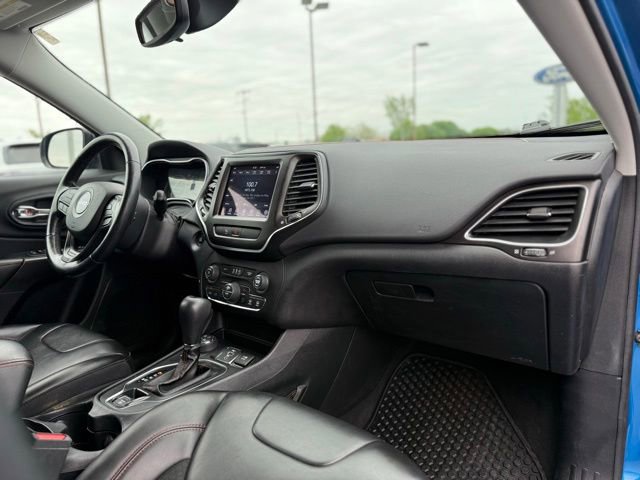 Used 2020 Jeep Cherokee Trailhawk w/ Cold Weather Group AWD/4WD image 16