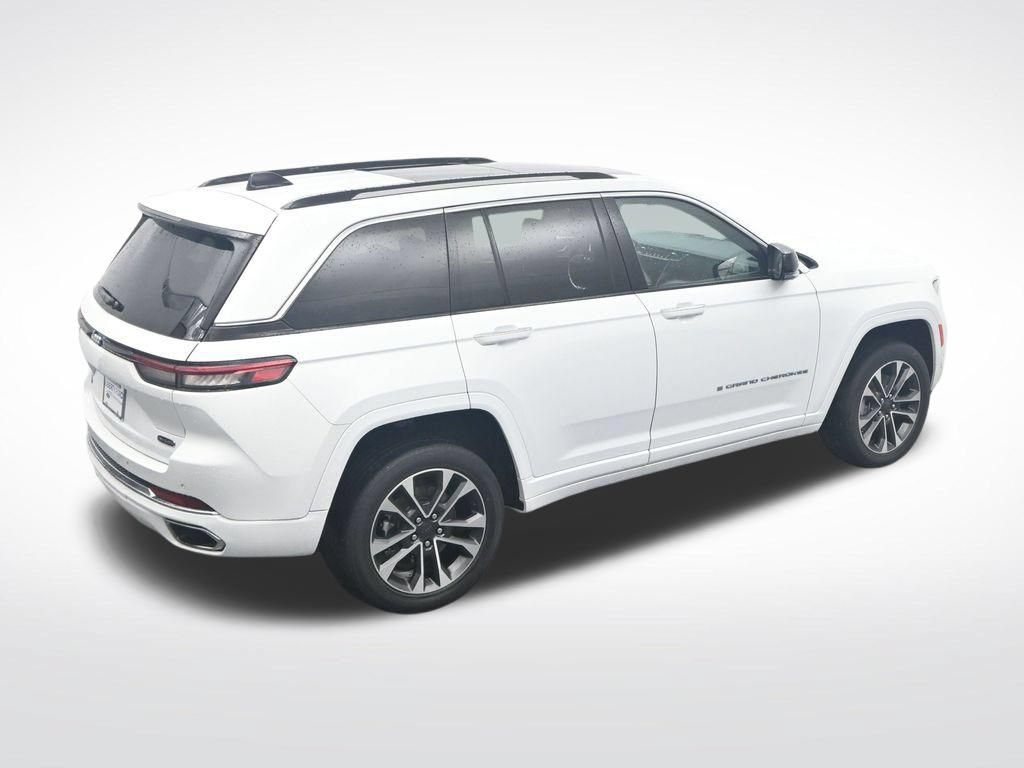 Used 2023 Jeep Grand Cherokee Overland AWD/4WD image 34