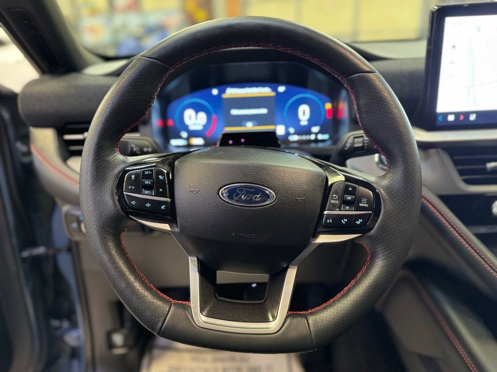 Certified 2025 Ford Explorer ST-Line image 17