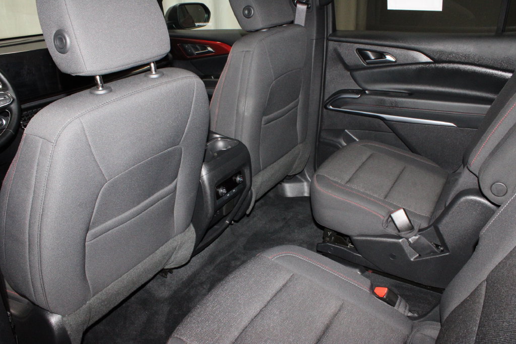 Used 2024 Chevrolet Traverse Z71 AWD/4WD image 18