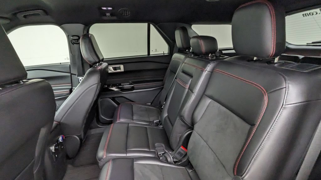 Certified 2023 Ford Explorer ST-Line AWD/4WD image 36