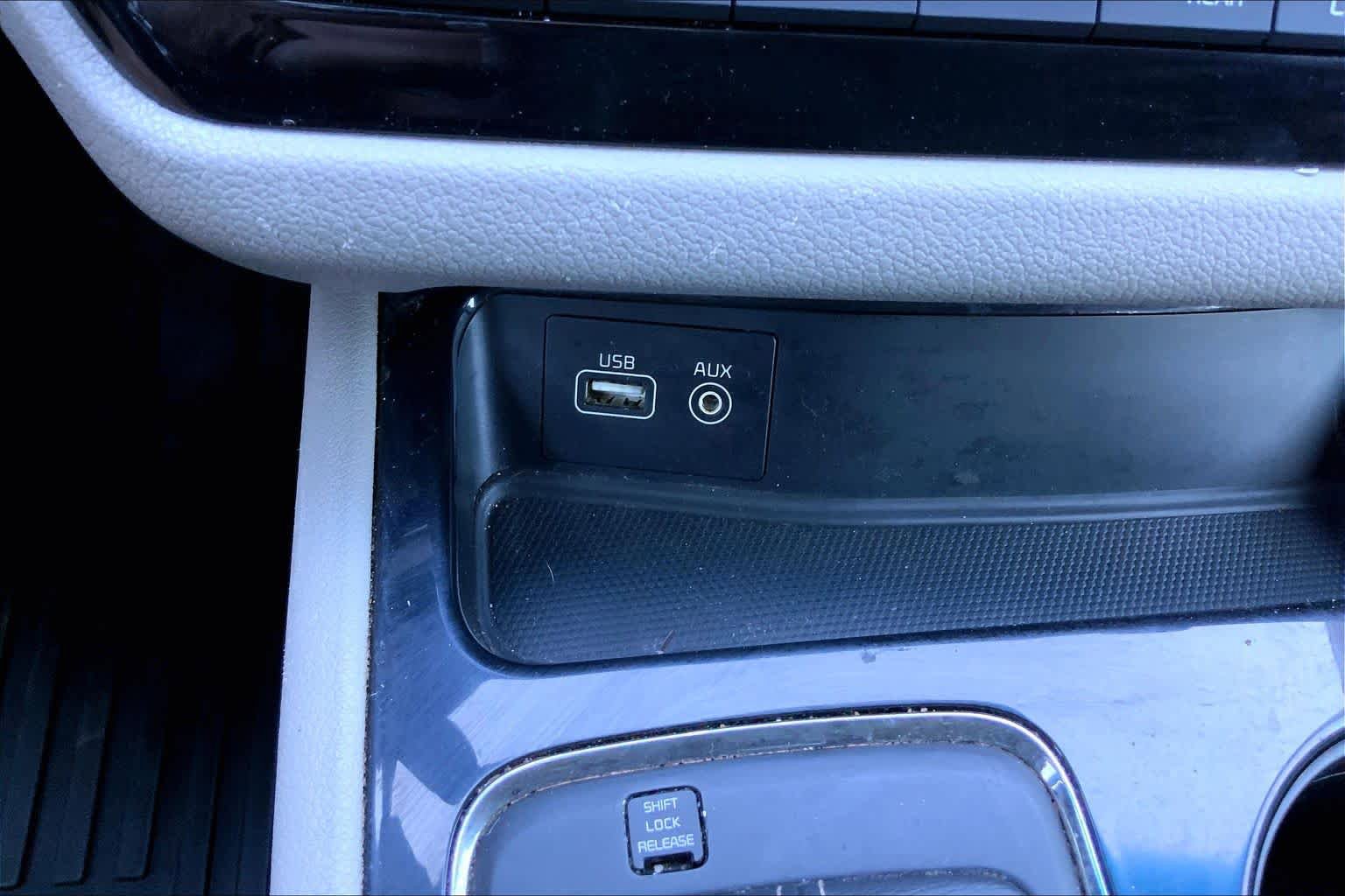 Used 2017 Kia Sedona EX FWD image 35