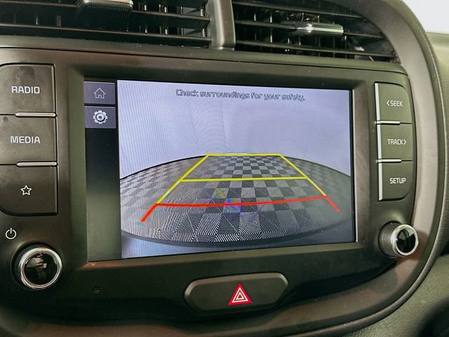 Used 2025 Kia Soul LX w/ LX Technology Package FWD image 19