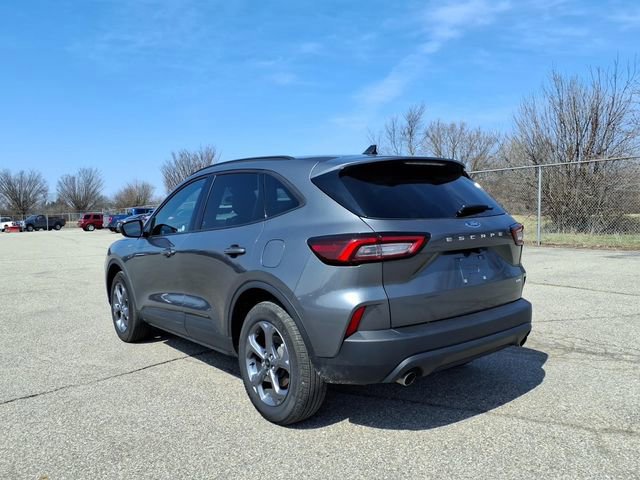 Certified 2025 Ford Escape ST-Line image 2