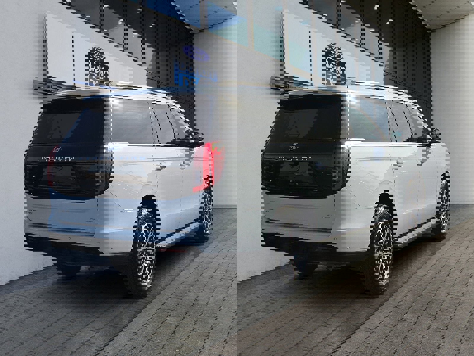 Certified 2025 Ford Expedition Max Active image 5