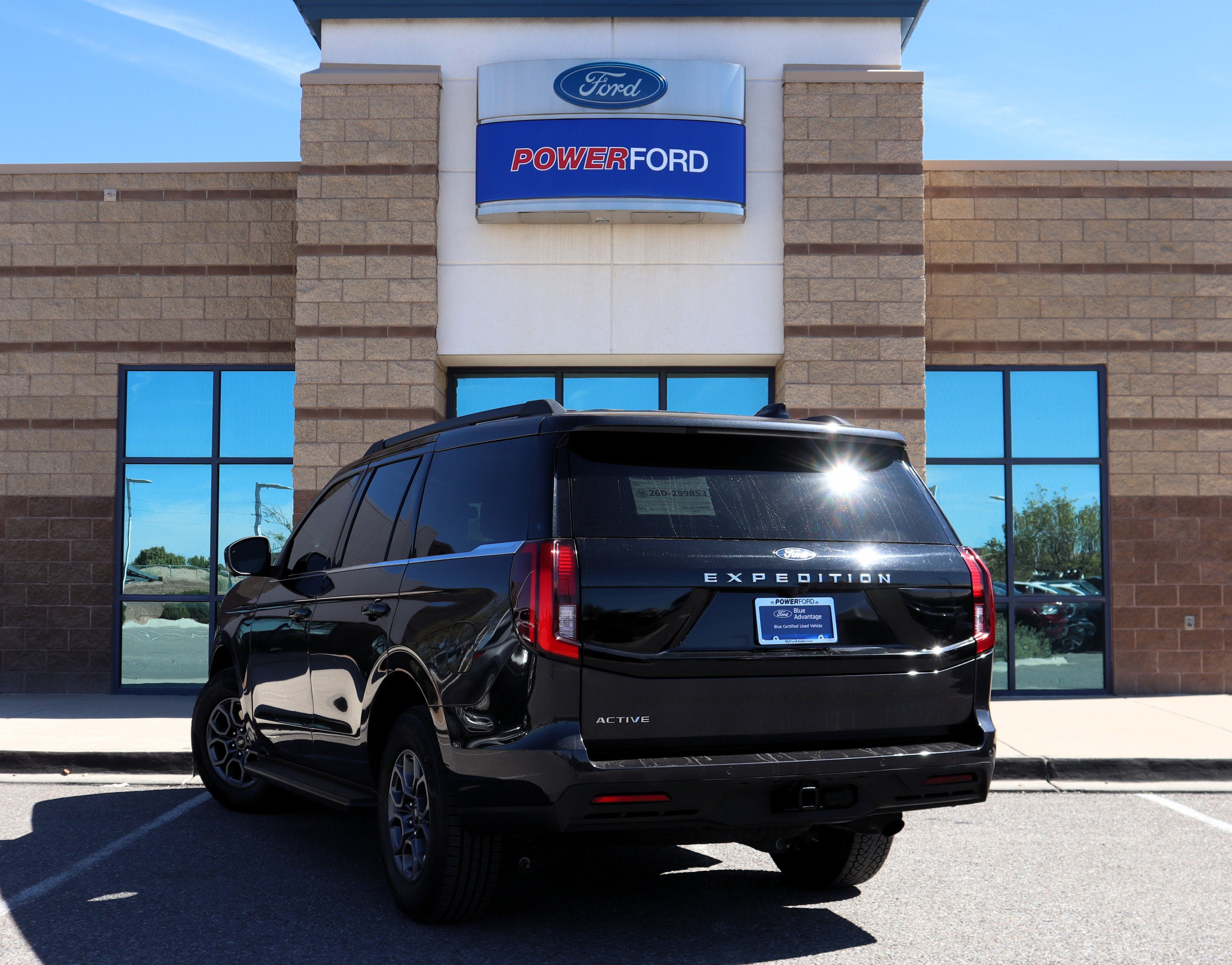 Certified 2025 Ford Expedition Active AWD/4WD image 8
