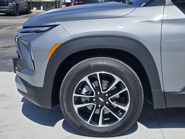 Used 2025 Chevrolet TrailBlazer LT w/ Driver Confidence Package image 8