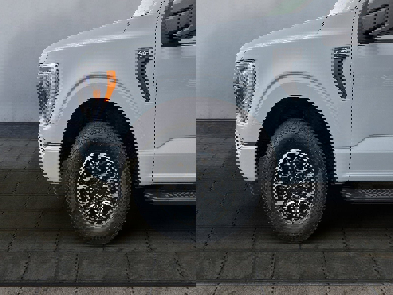 Certified 2022 Ford F150 XLT w/ Equipment Group 302A High image 26