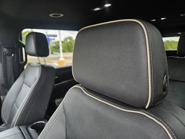 Used 2023 Chevrolet Suburban Premier image 37