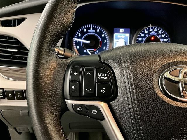 Used 2017 Toyota Sienna XLE Premium AWD/4WD image 17