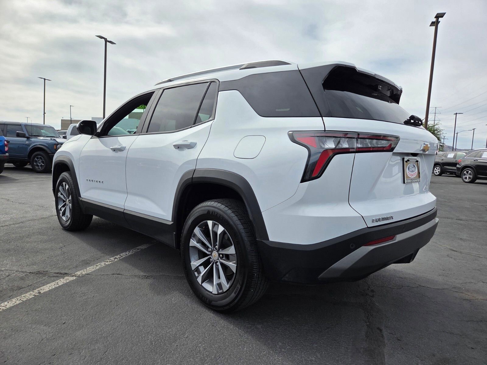 Used 2025 Chevrolet Equinox LT w/ Convenience Package II image 3