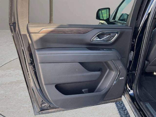 Used 2022 Chevrolet Suburban Z71 w/ Z71 Off-Road Package AWD/4WD image 19