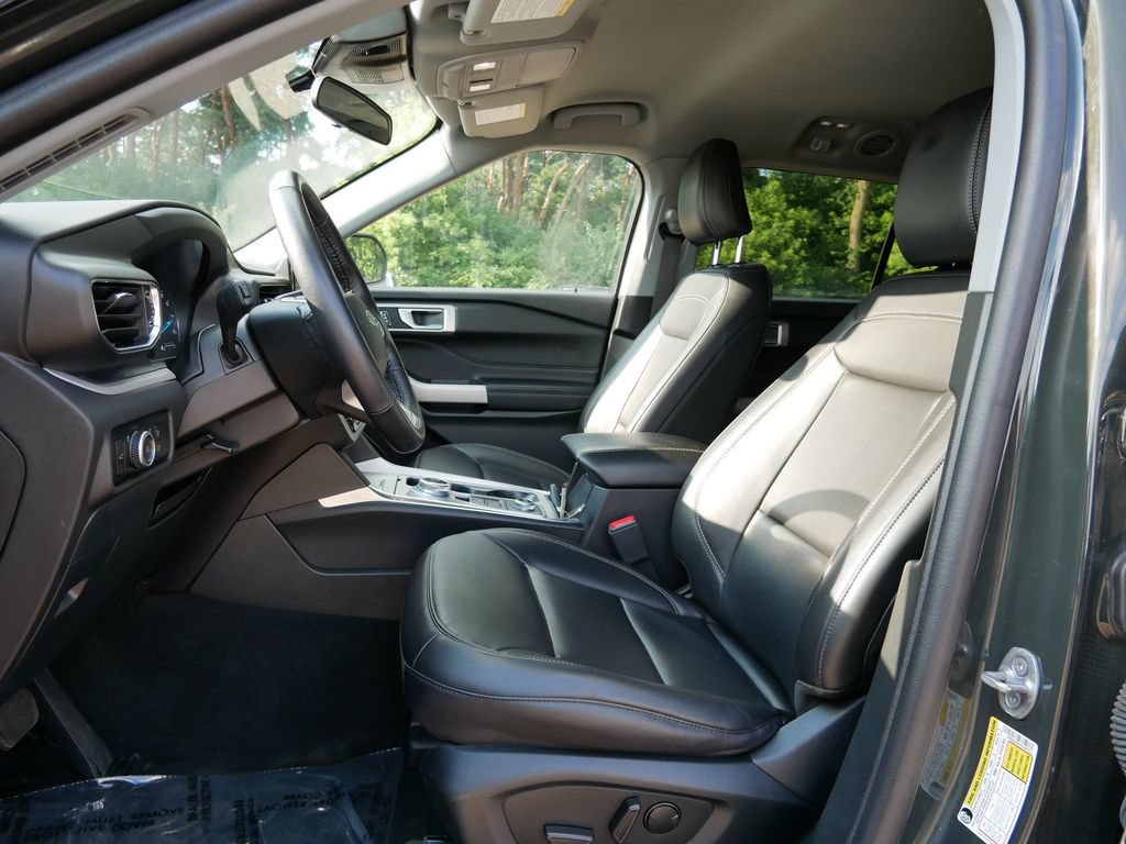 Certified 2023 Ford Explorer XLT w/ Equipment Group 202A AWD/4WD image 15