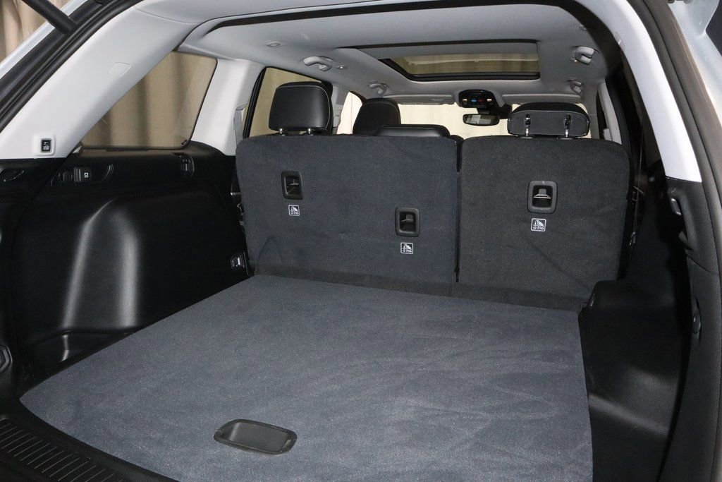 Used 2023 Jeep Grand Cherokee Limited w/ Black Appearance Package image 16