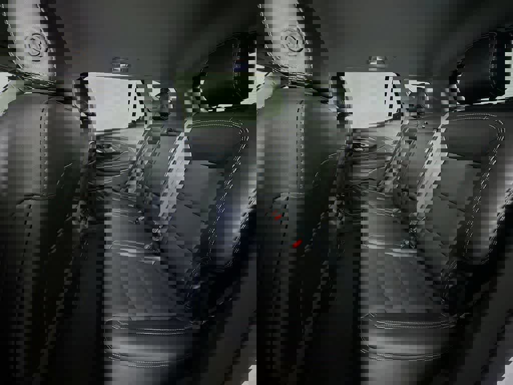 Used 2024 GMC Terrain SLT image 16