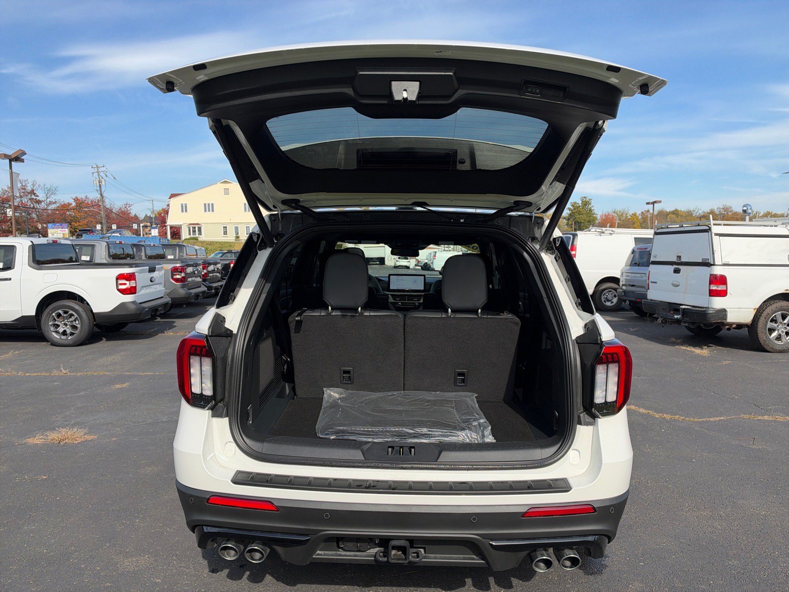 Certified 2026 Ford Explorer ST AWD/4WD image 15