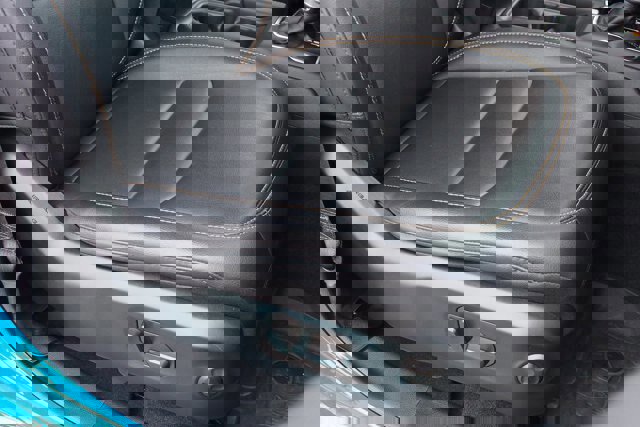 Used 2024 Jeep Wrangler Unlimited Sahara w/ Technology Group image 12