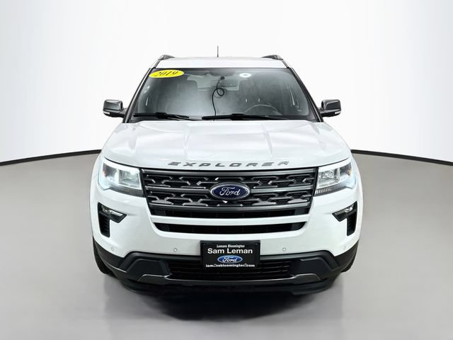 Certified 2019 Ford Explorer XLT w/ Equipment Group 202A AWD/4WD image 2