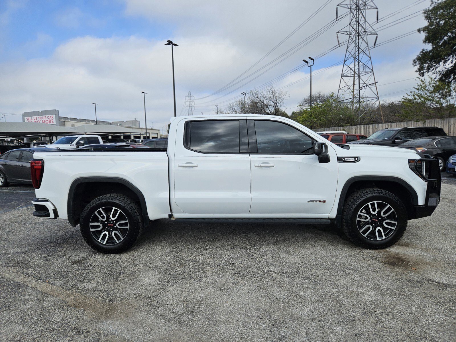 Used 2022 GMC Sierra 1500 AT4 w/ AT4 Premium Package image 2