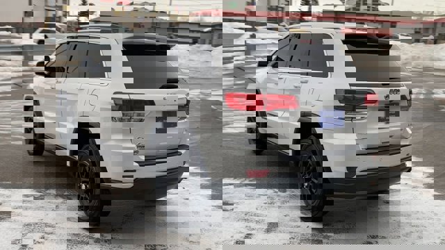 Used 2018 Jeep Grand Cherokee Laredo image 8