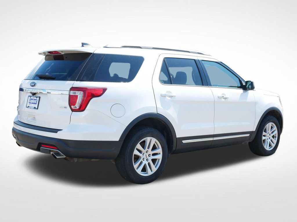 Certified 2018 Ford Explorer XLT AWD/4WD image 3