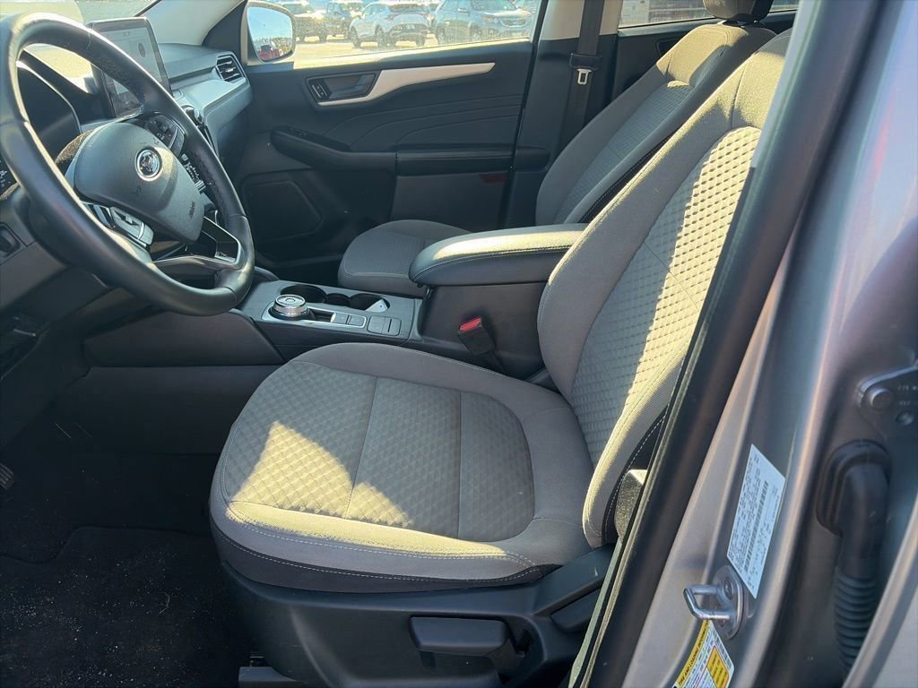 Certified 2022 Ford Escape SE w/ Cold Weather Package image 9