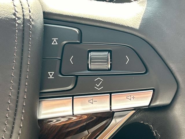 Used 2025 Cadillac XT6 Premium Luxury w/ Platinum Package AWD/4WD image 35