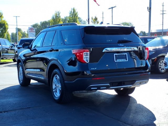 Certified 2023 Ford Explorer XLT w/ Equipment Group 202A AWD/4WD image 7