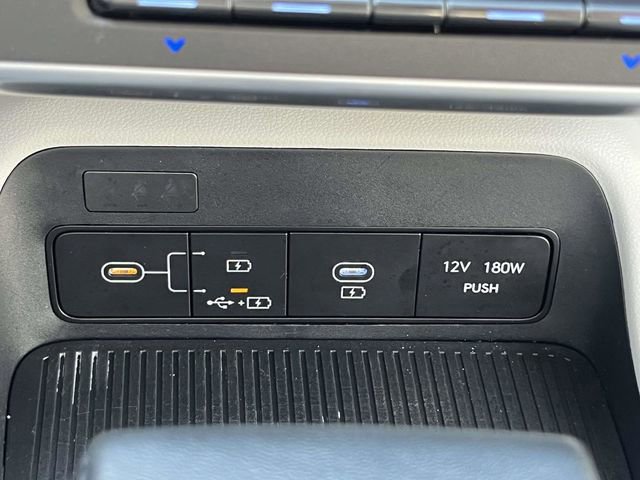 Used 2025 Hyundai Kona SEL AWD/4WD image 16