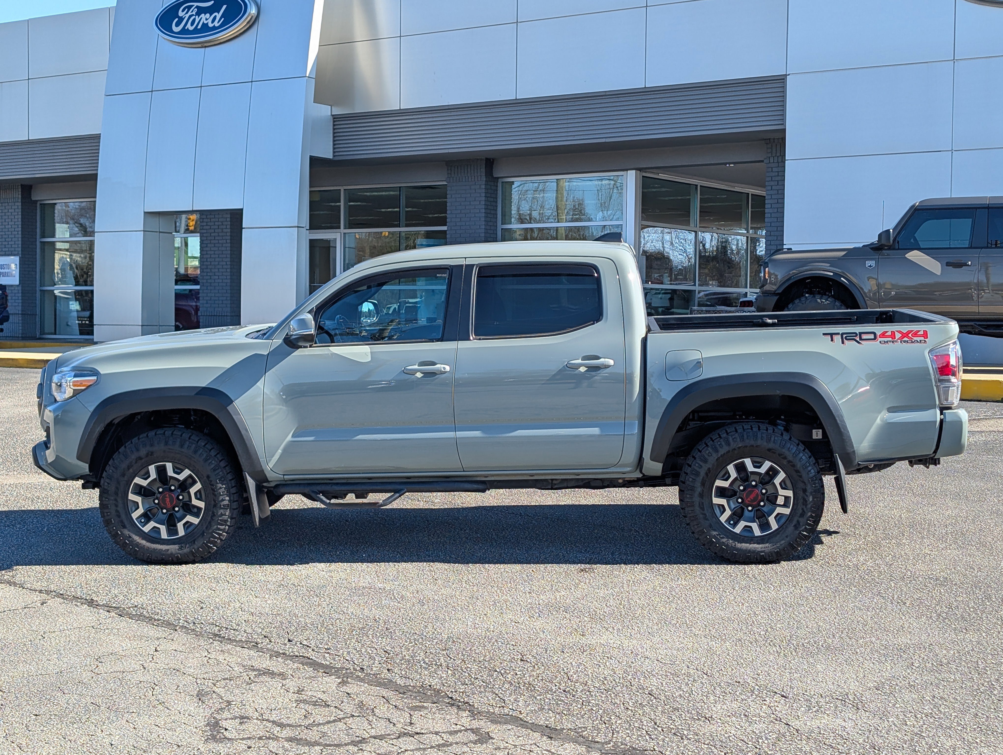 Used 2022 Toyota Tacoma TRD Off-Road w/ Technology Package image 6