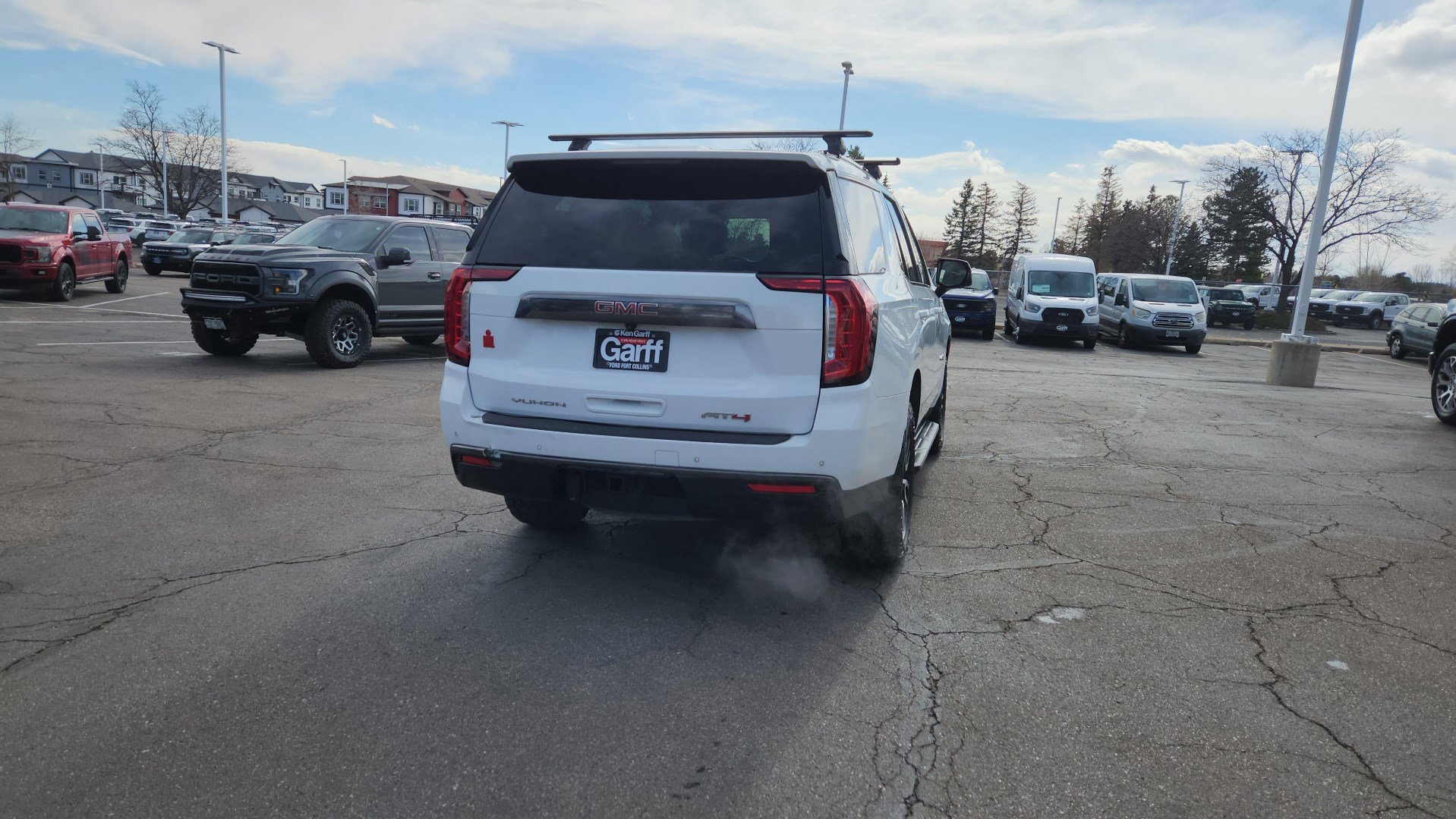 Used 2023 GMC Yukon AT4 w/ Technology Package image 15