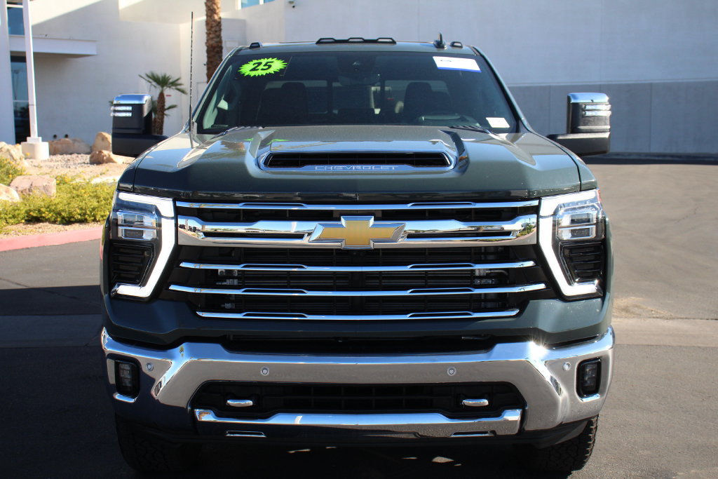 Used 2025 Chevrolet Silverado 2500 LTZ w/ LTZ Premium Package AWD/4WD image 13