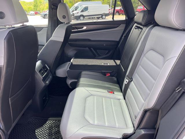 Used 2024 Volkswagen Atlas Cross Sport SEL R-Line AWD/4WD image 19