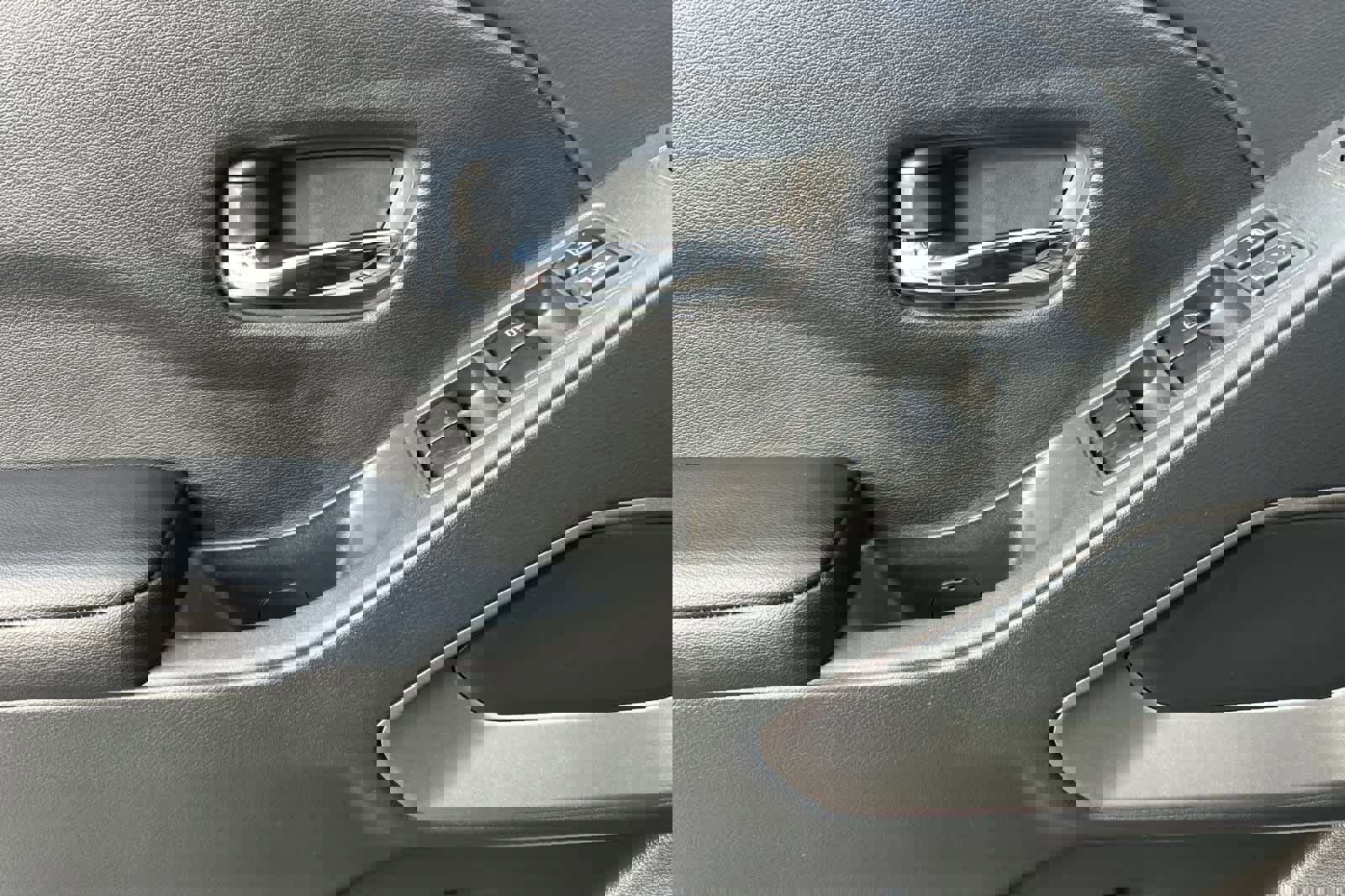 Used 2025 Nissan Frontier SV w/ SV Convenience Package image 12