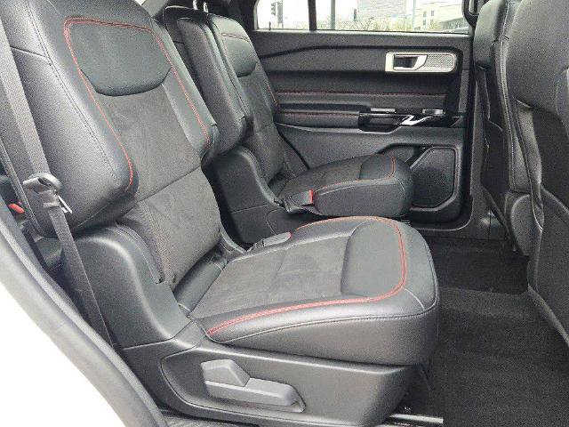 Certified 2023 Ford Explorer ST-Line w/ Class IV Trailer Tow Package image 12