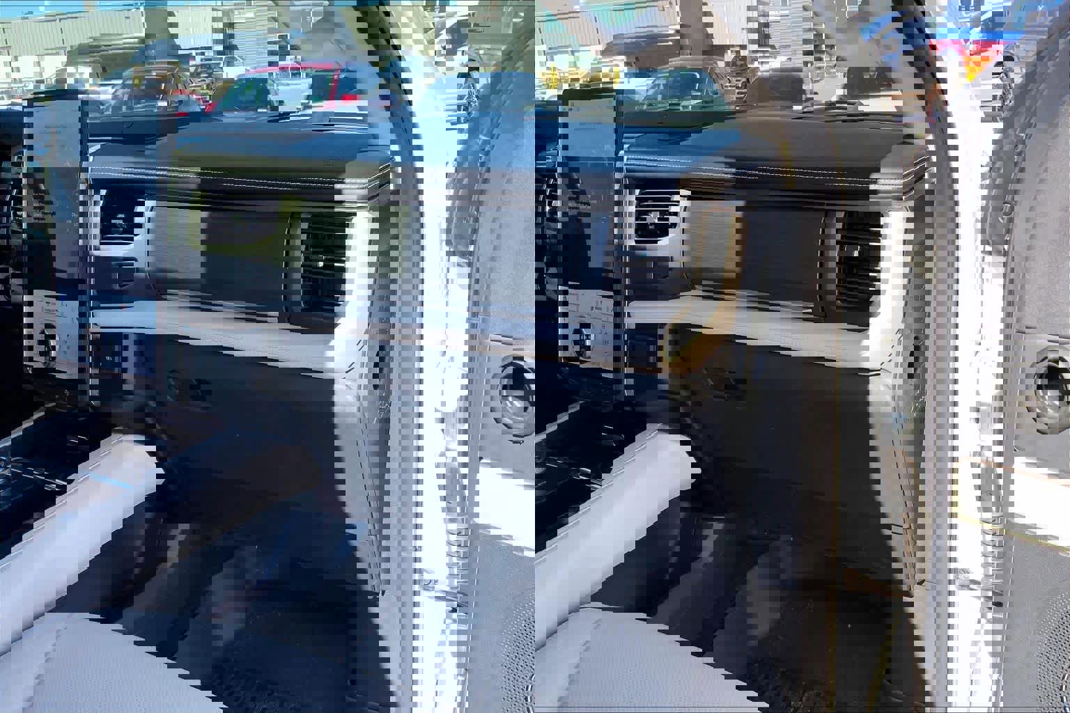 Certified 2024 Ford Expedition Platinum image 18