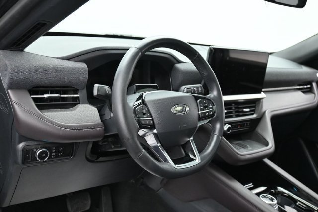 Certified 2025 Ford Explorer Platinum w/ LUX Leather Package AWD/4WD image 16