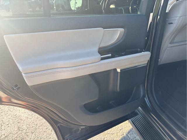 Certified 2025 Ford Expedition Active AWD/4WD image 19