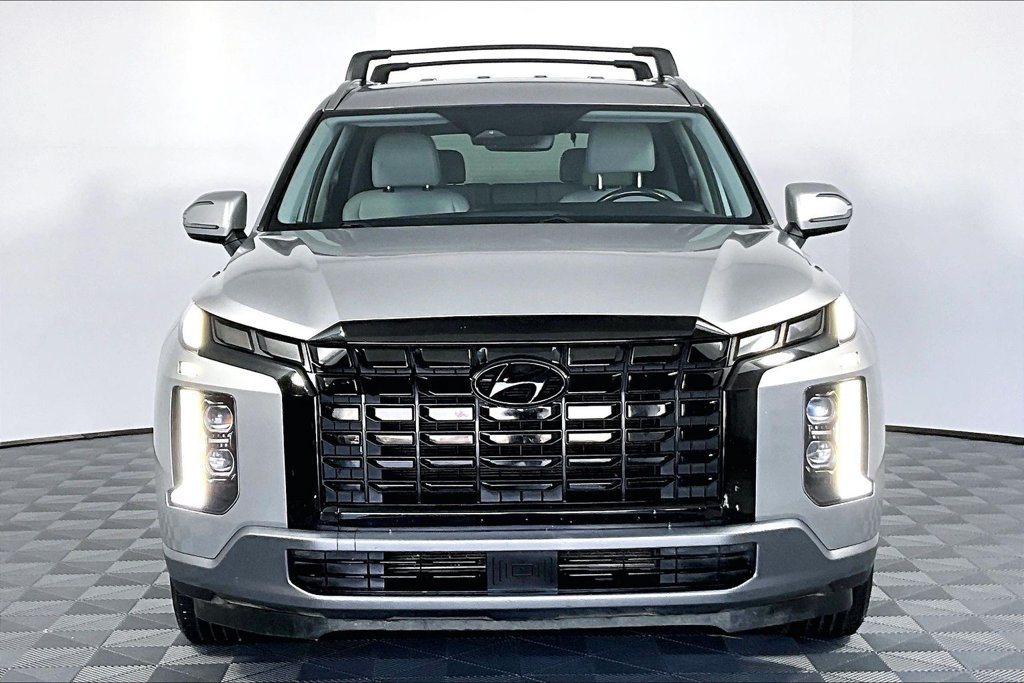 Used 2023 Hyundai Palisade SEL FWD image 3