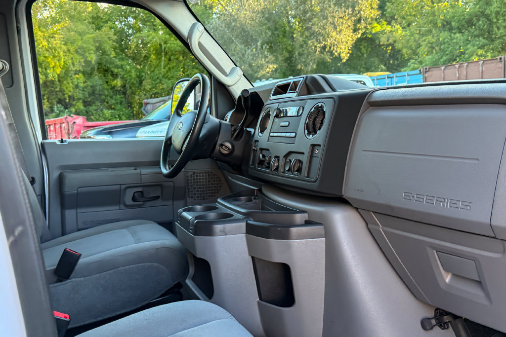 Certified 2017 Ford E-350 and Econoline 350 Super Duty w/ Power Windows & Locks Group RWD image 12