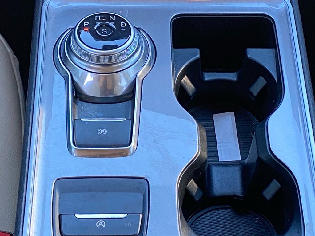 Certified 2024 Ford Edge SEL w/ Convenience Package image 9