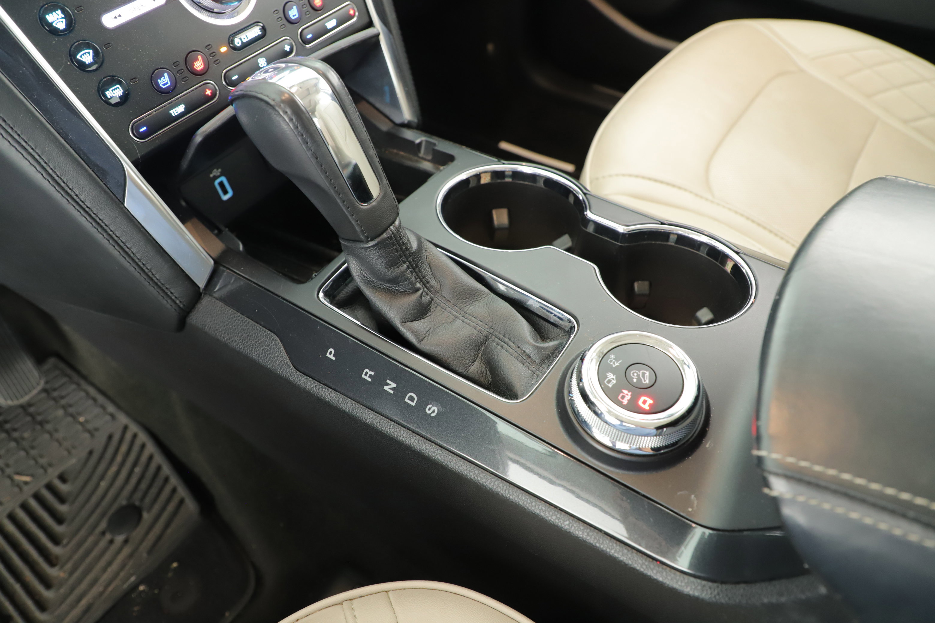 Certified 2018 Ford Explorer Platinum image 12