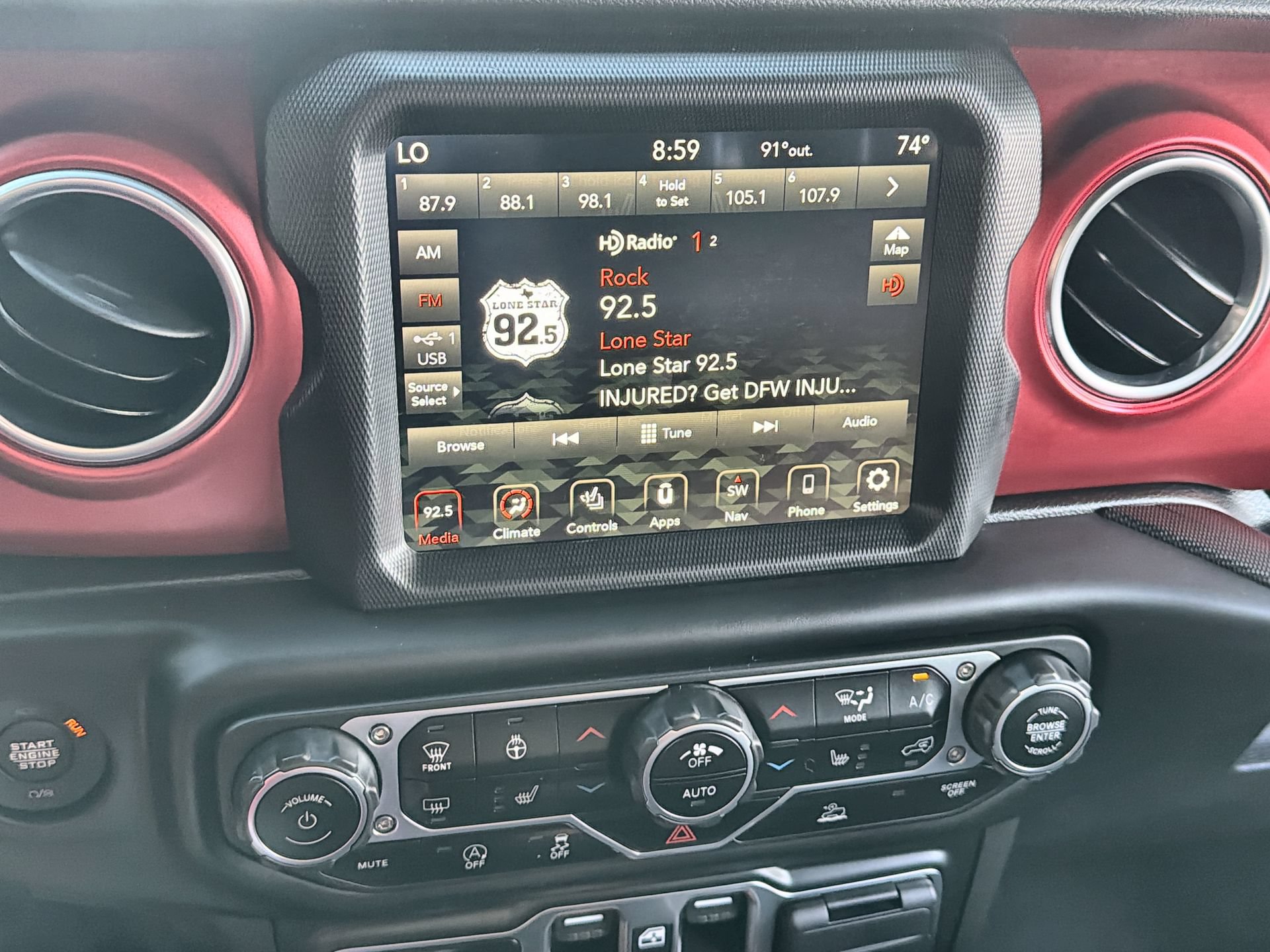 Used 2023 Jeep Gladiator Rubicon w/ LED Lighting Group AWD/4WD image 16