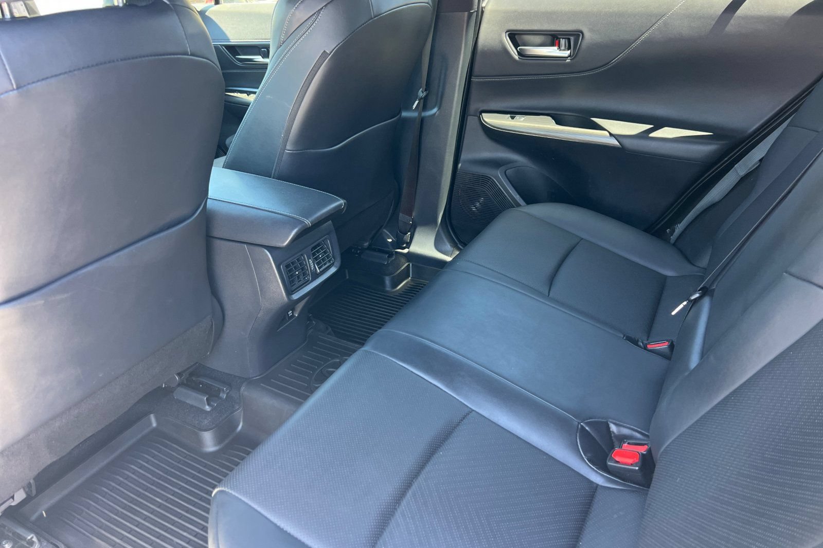 Used 2022 Toyota Venza Limited AWD/4WD image 13