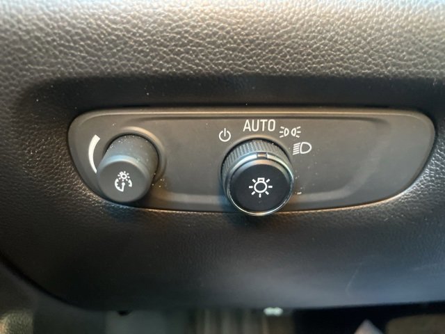 Used 2023 Chevrolet Traverse LT image 22