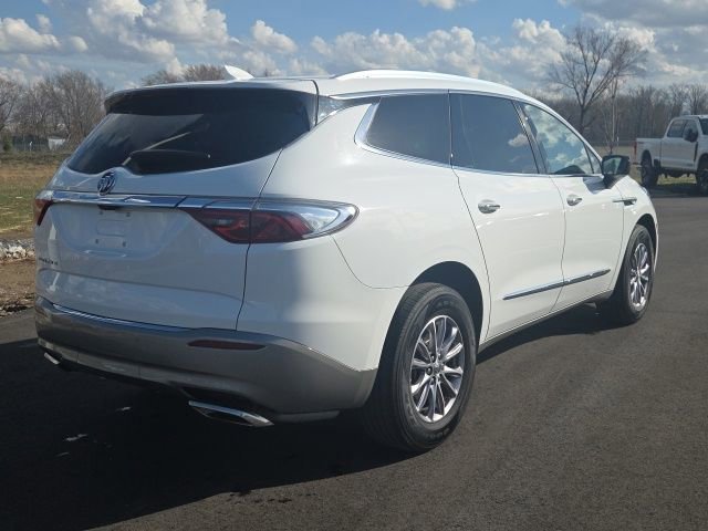 Used 2024 Buick Enclave Premium image 4