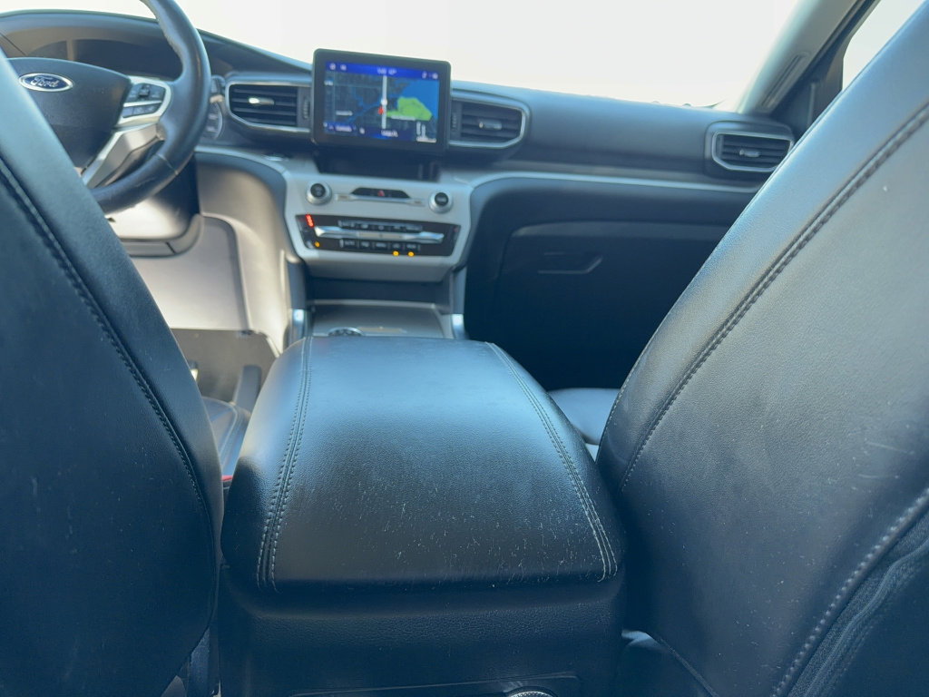Certified 2023 Ford Explorer XLT w/ Equipment Group 202A RWD image 30